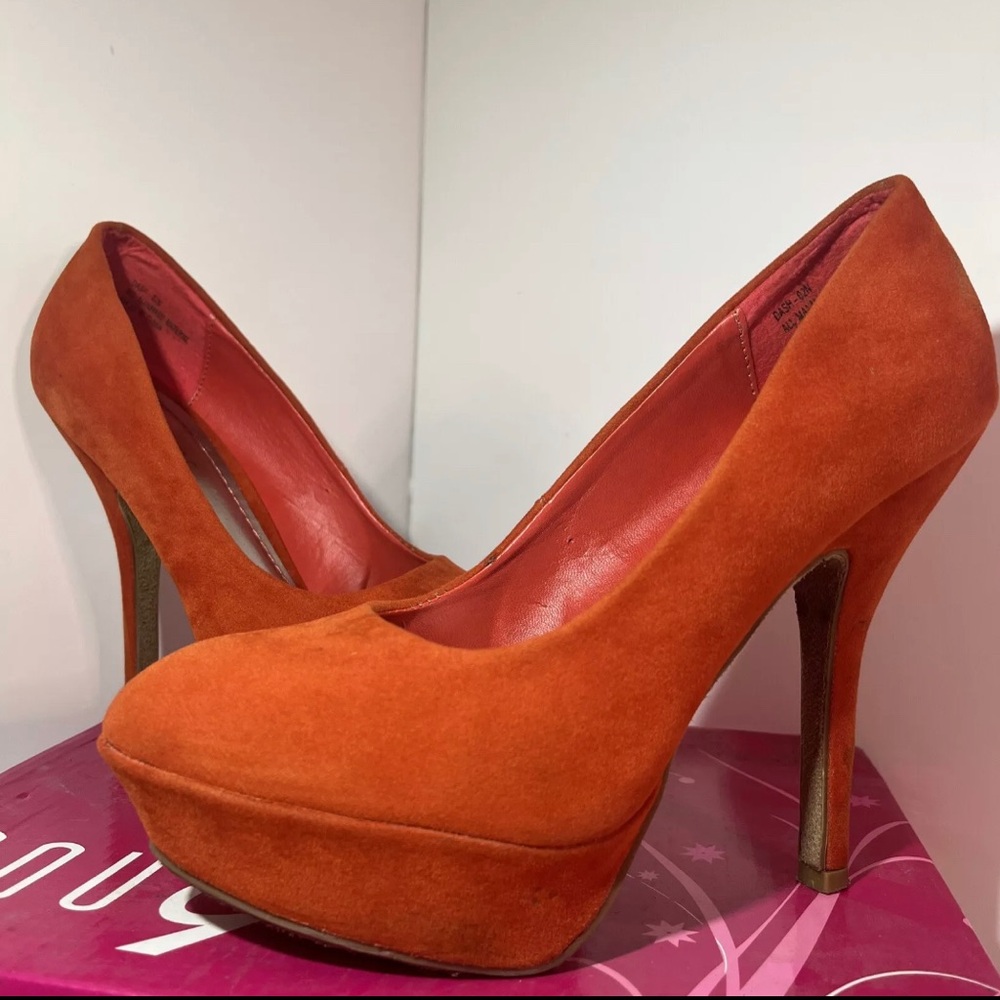 ROUGE ORANGE SUEDE HIGH HEELS SIZE 9